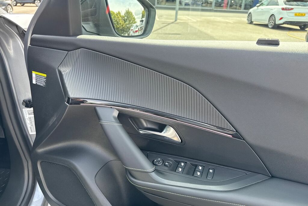 Peugeot e-2008 50Kwh Gt  #17