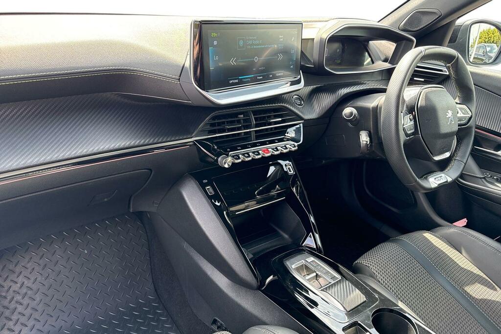 Peugeot e-2008 50Kwh Gt  #8