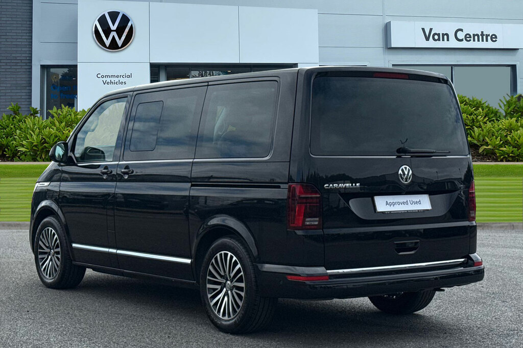Volkswagen Caravelle 2.0 Tdi Executive 150 Dsg Black #2