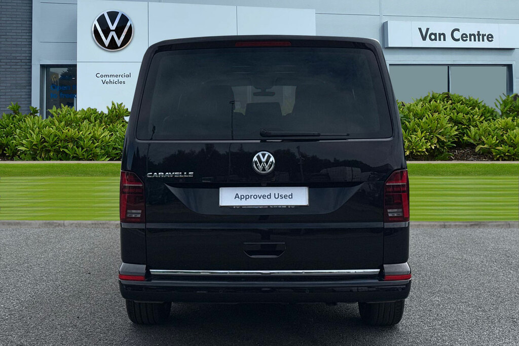 Volkswagen Caravelle 2.0 Tdi Executive 150 Dsg Black #4