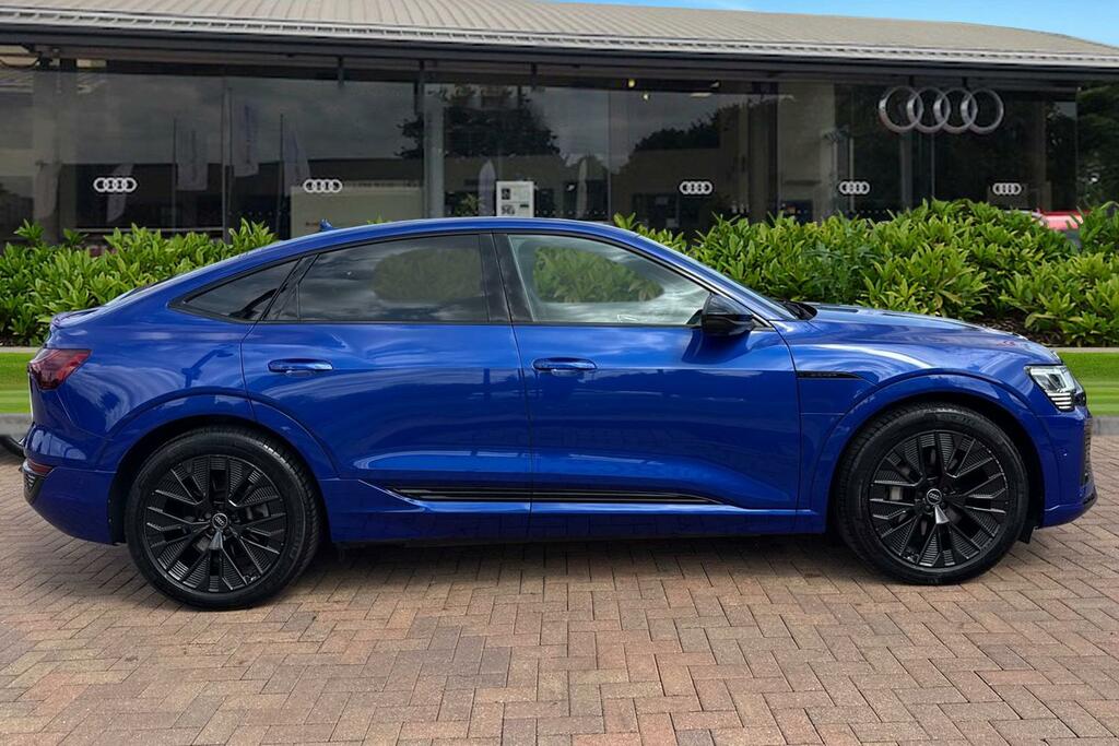 Audi Q8 e tron Sportback Black Edition 55 E-tron Quattro 300,00 K Blue #3