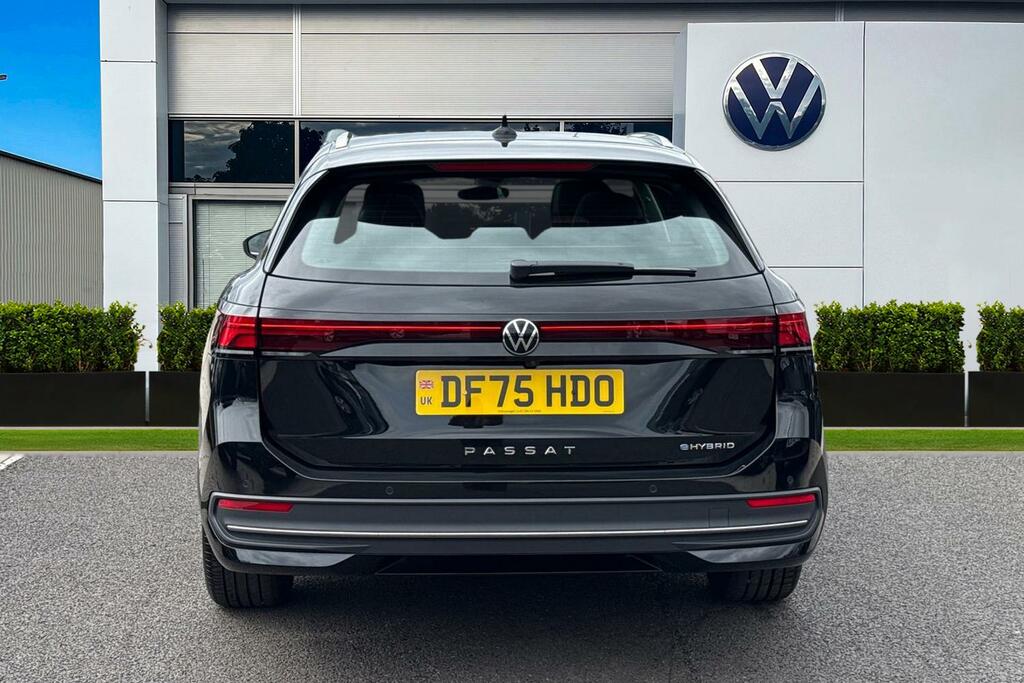 Volkswagen Passat 1.5 Tsi Ehybrid Life Dsg Pan Roof Black #4