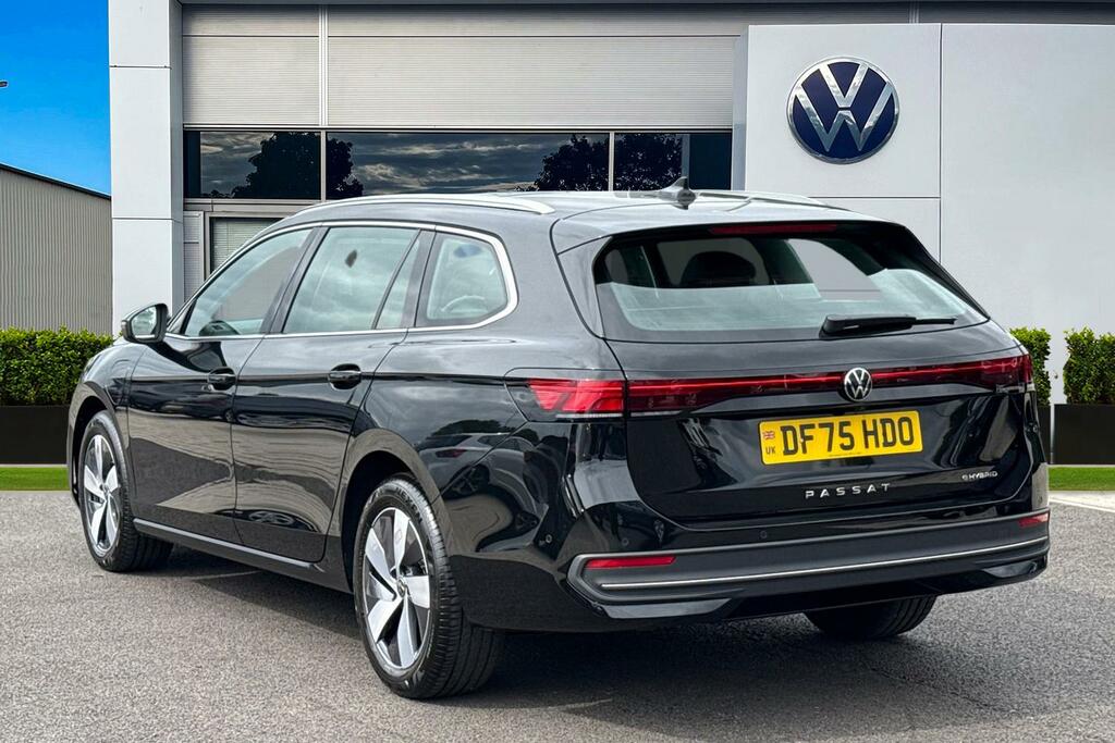 Volkswagen Passat 1.5 Tsi Ehybrid Life Dsg Pan Roof Black #2