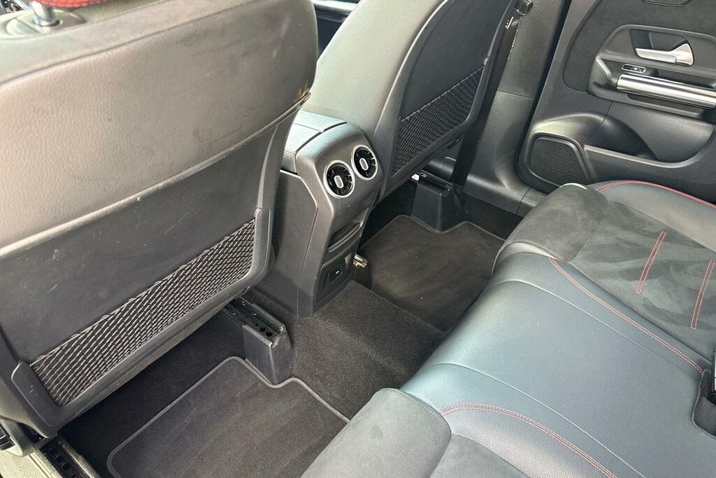 Mercedes-Benz GLA Class Gla 200 Amg Line Premium Black #30