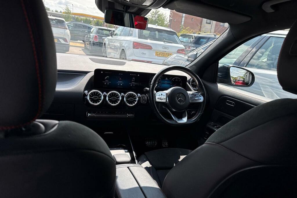 Mercedes-Benz GLA Class Gla 200 Amg Line Premium Black #35