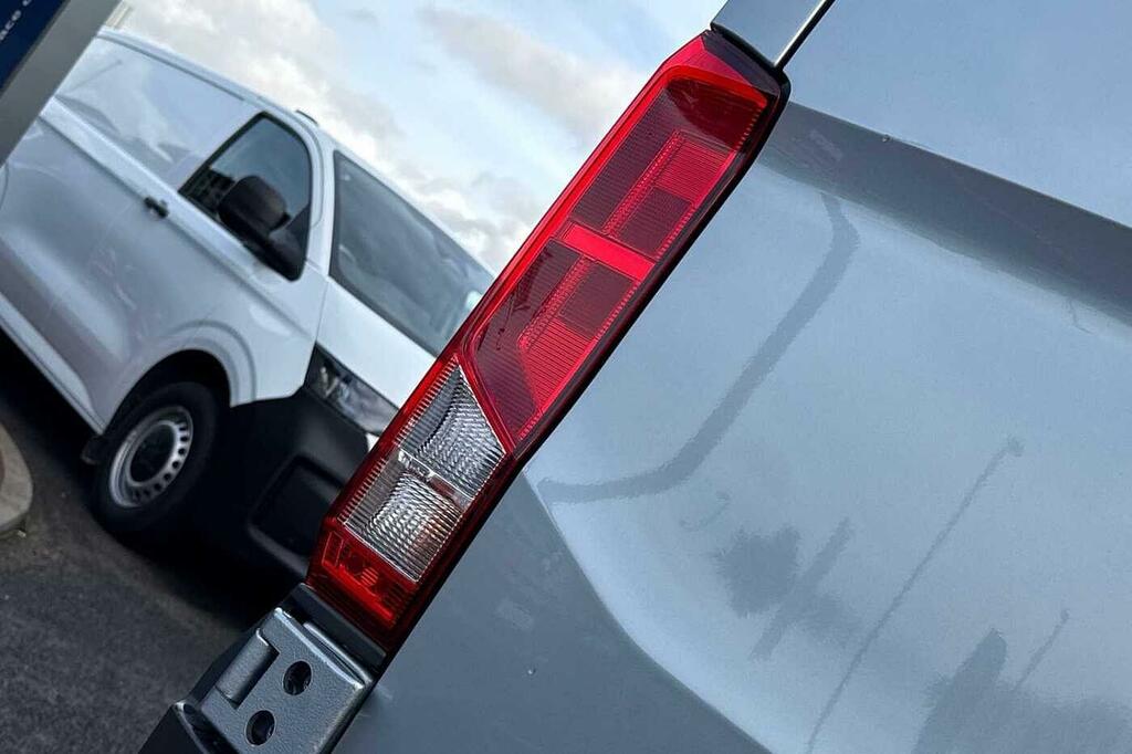 Volkswagen Crafter Cr35 Commerce 2.0 Tdi 140Ps Silver #31