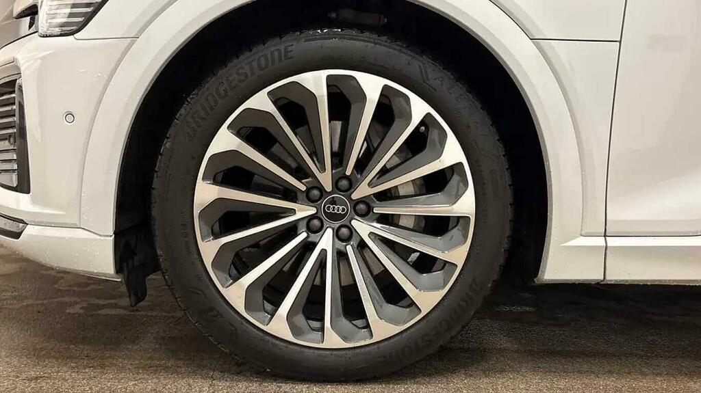 Audi Q8 e tron Sportback S Line 55 E-tron Quattro 300,00 Kw White #5