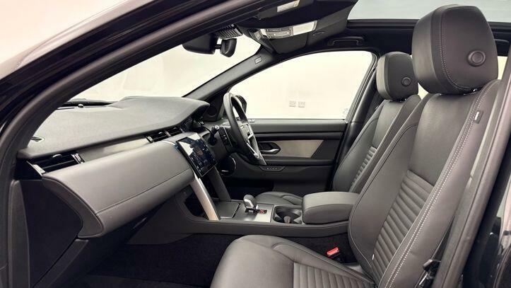 Land Rover Discovery Sport 2.0 D200 Dynamic Hse Black #3