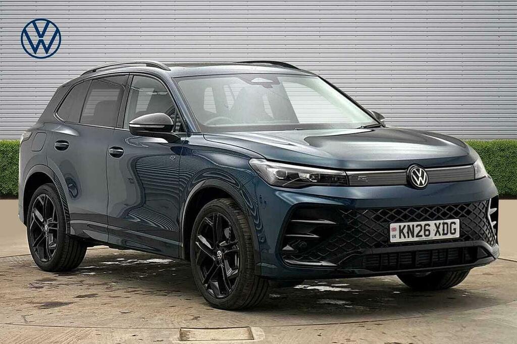 Volkswagen Tiguan 2.0 Tdi R-line Dsg, Tow Bar, Pan Roof, Black Blue