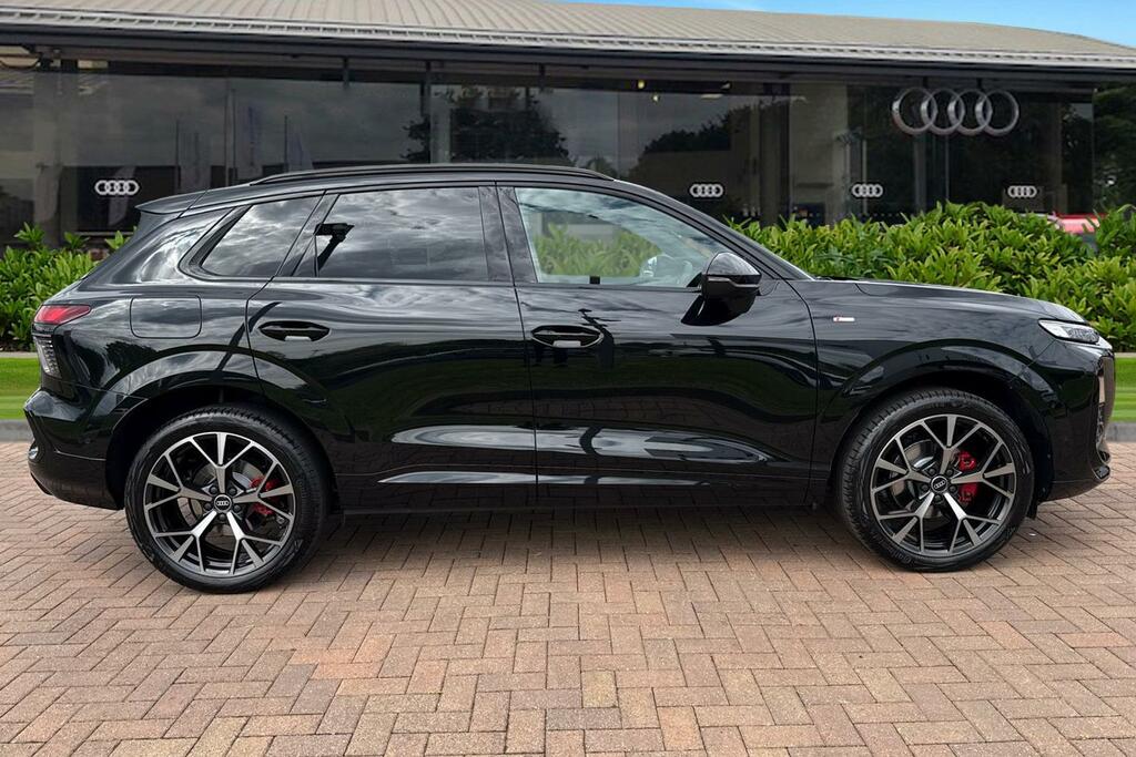 Audi Q3 1.5 Tfsi Edition 1 S Tronic Black #3