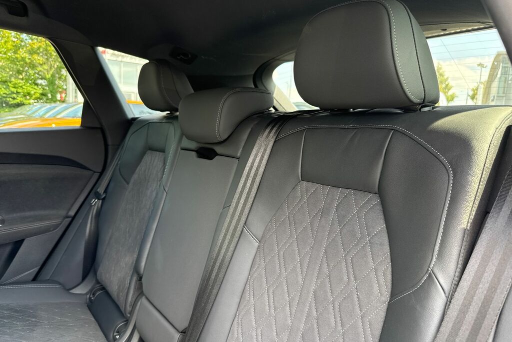 Audi Q5 2.0 Tdi Quattro Launch Edition S Tronic Black #18