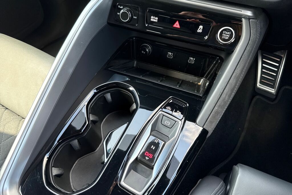 Audi Q5 2.0 Tdi Quattro Launch Edition S Tronic Black #22