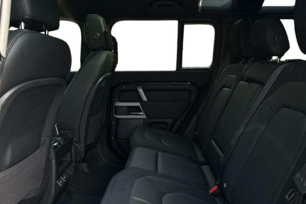 Land Rover Defender 110 3.0 D250 X-dynamic Se Black #4