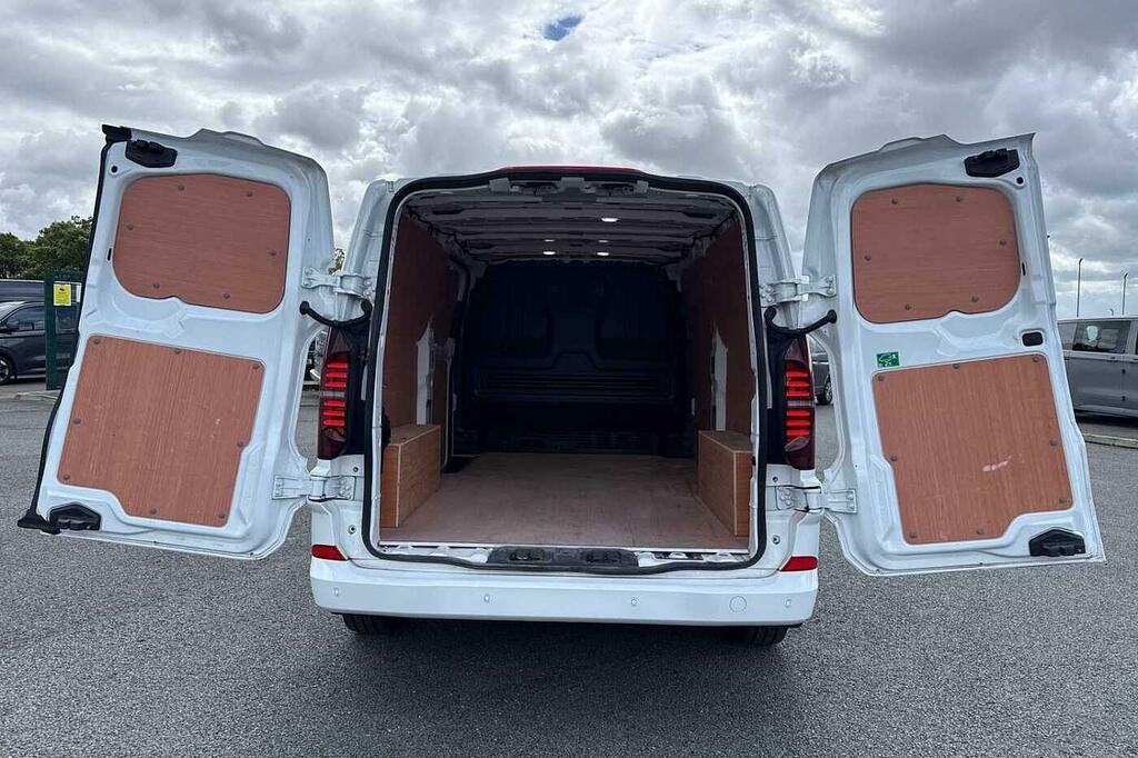 Volkswagen Transporter 2.0 Tdi 150 Commerce Plus Van  #9