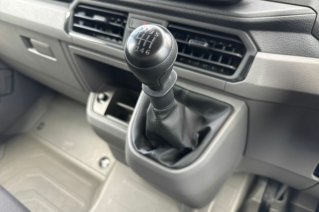Volkswagen Crafter 2.0 Tdi 140Ps Commerce Plus High Roof Van Grey #18