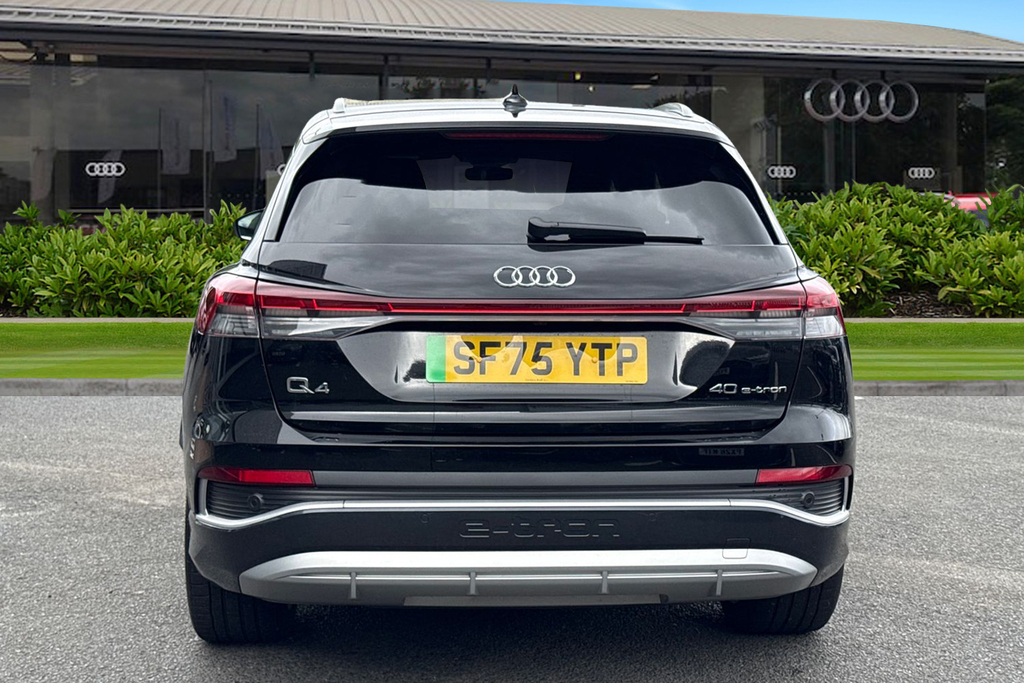 Audi Q4 E Tron Q4 S Line 40 E-tron 150,00 Kw Black #4