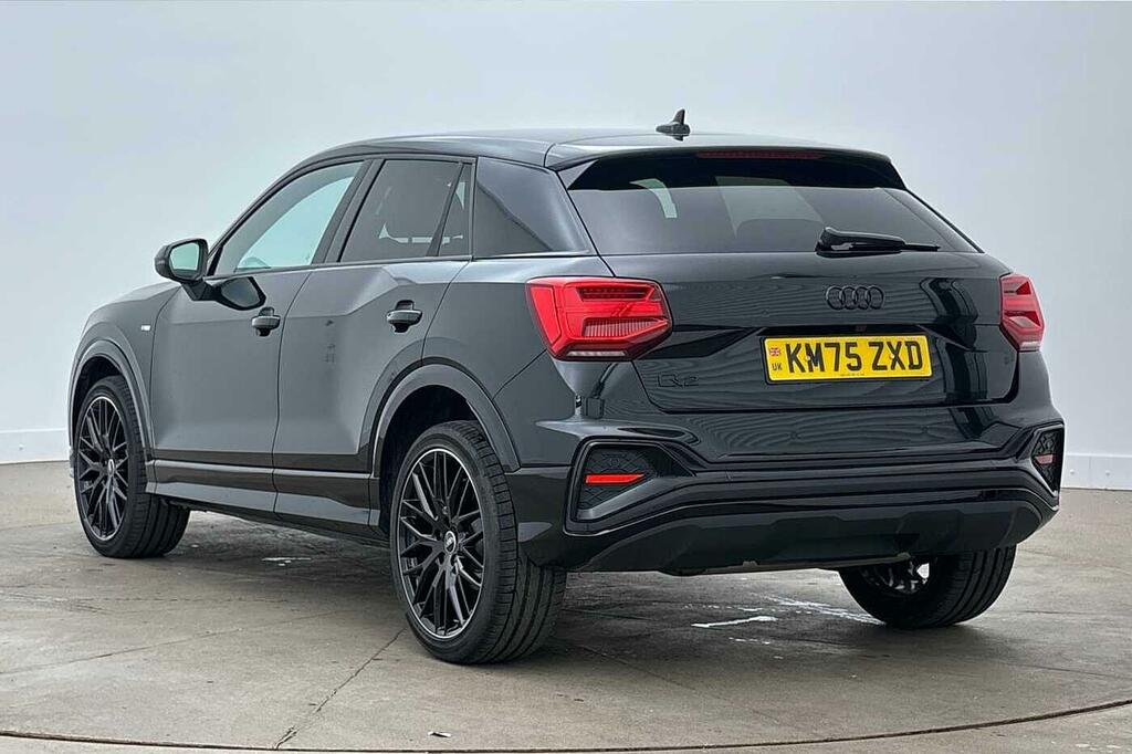 Audi Q2 35 Tfsi Black Edition S Tronic Black #3