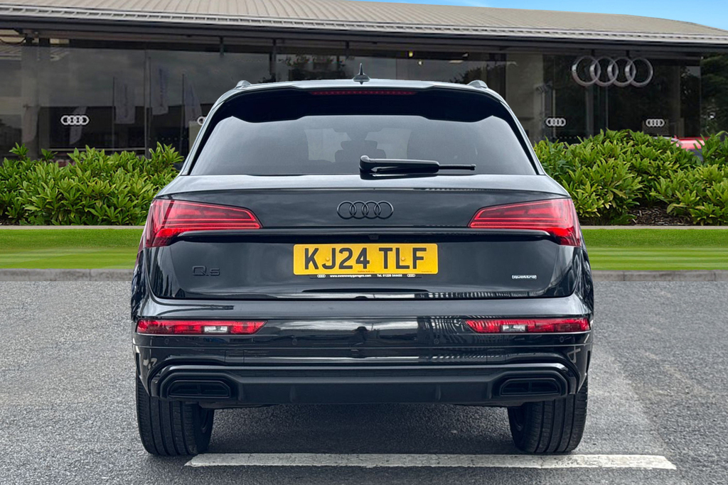 Audi Q5 Black Edition 40 Tdi Quattro 204 Ps S Tronic KJ24TLF Black #4