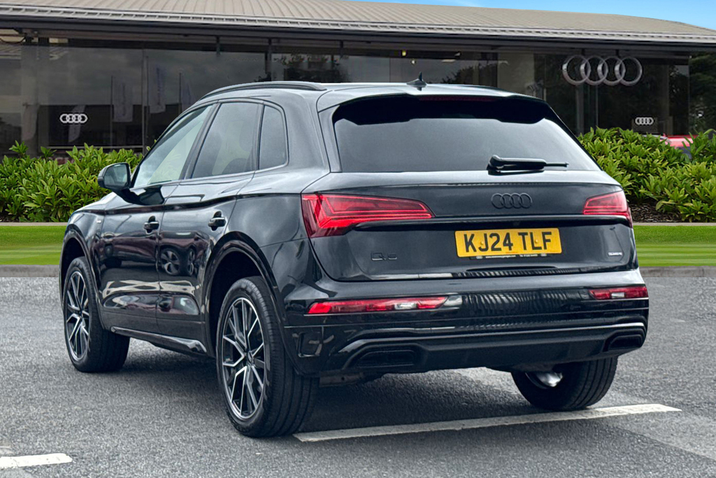 Audi Q5 Black Edition 40 Tdi Quattro 204 Ps S Tronic KJ24TLF Black #2
