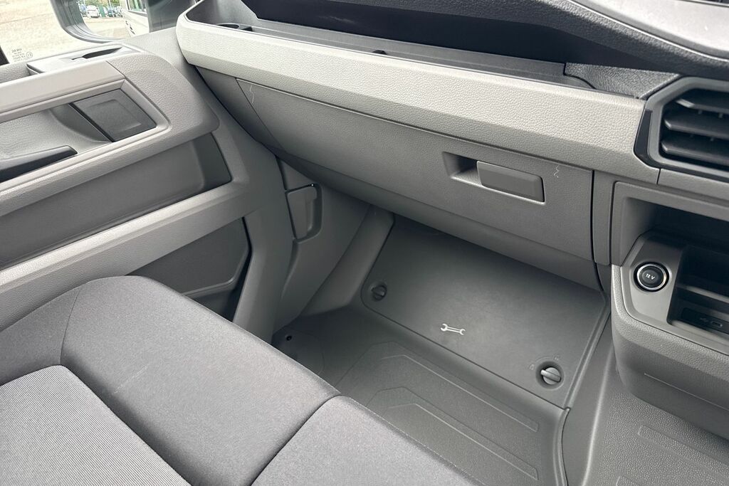 Volkswagen Crafter 2.0 Tdi 177Ps Commerce Plus Low Roof Van Grey #18