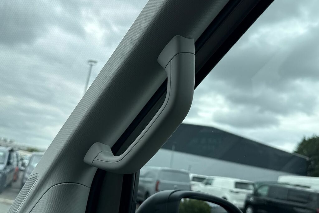 Volkswagen Crafter 2.0 Tdi 177Ps Commerce Plus Low Roof Van Grey #38