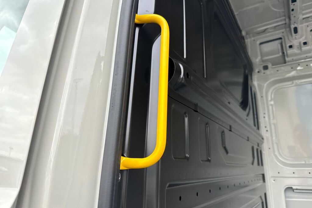 Volkswagen Crafter 2.0 Tdi 177Ps Commerce Plus Low Roof Van Grey #31