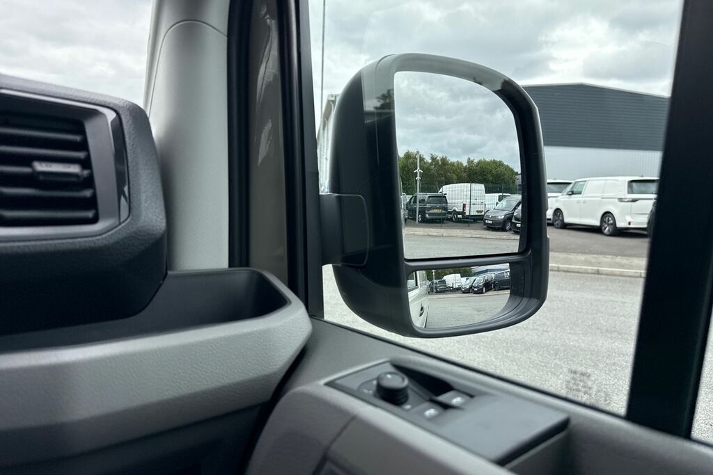 Volkswagen Crafter 2.0 Tdi 177Ps Commerce Plus Low Roof Van Grey #19