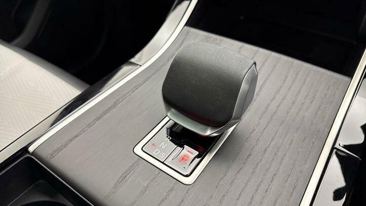 Land Rover Range Rover Velar 2.0 P400e Revised Grey #13