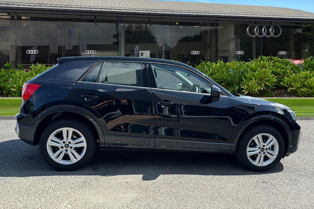 Audi Q2 30 Tfsi 116 Sport Black #3