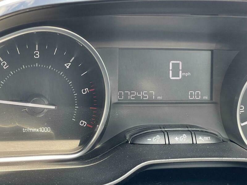 Peugeot 208 Active Grey #9