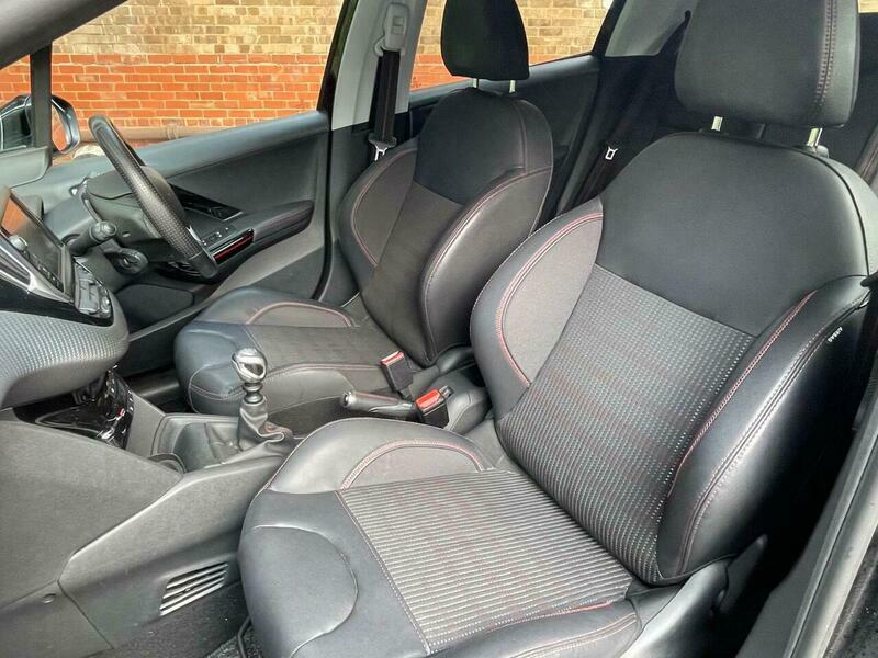 Peugeot 208 1.6 Bluehdi Gt Line Black #5