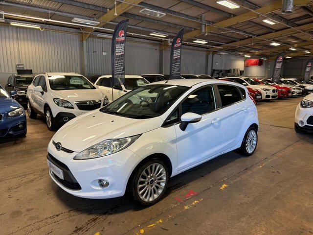 Ford Fiesta Hatchback White #3