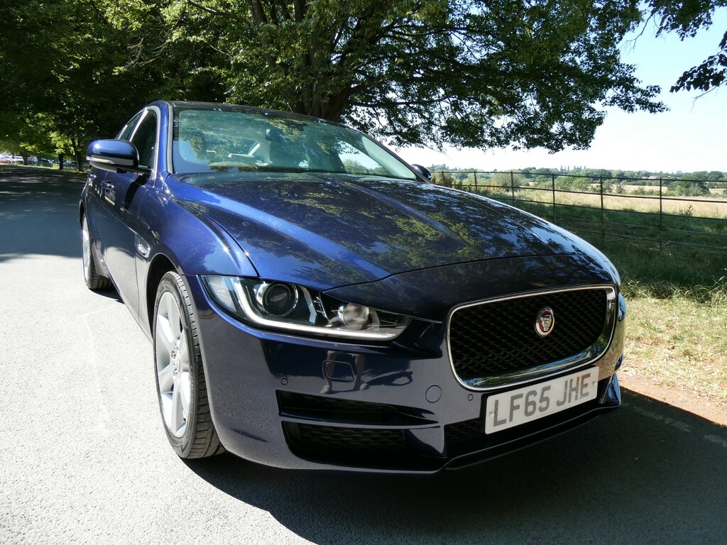 Jaguar XE 2.0D Portfolio Saloon Euro 6 Ss Blue
