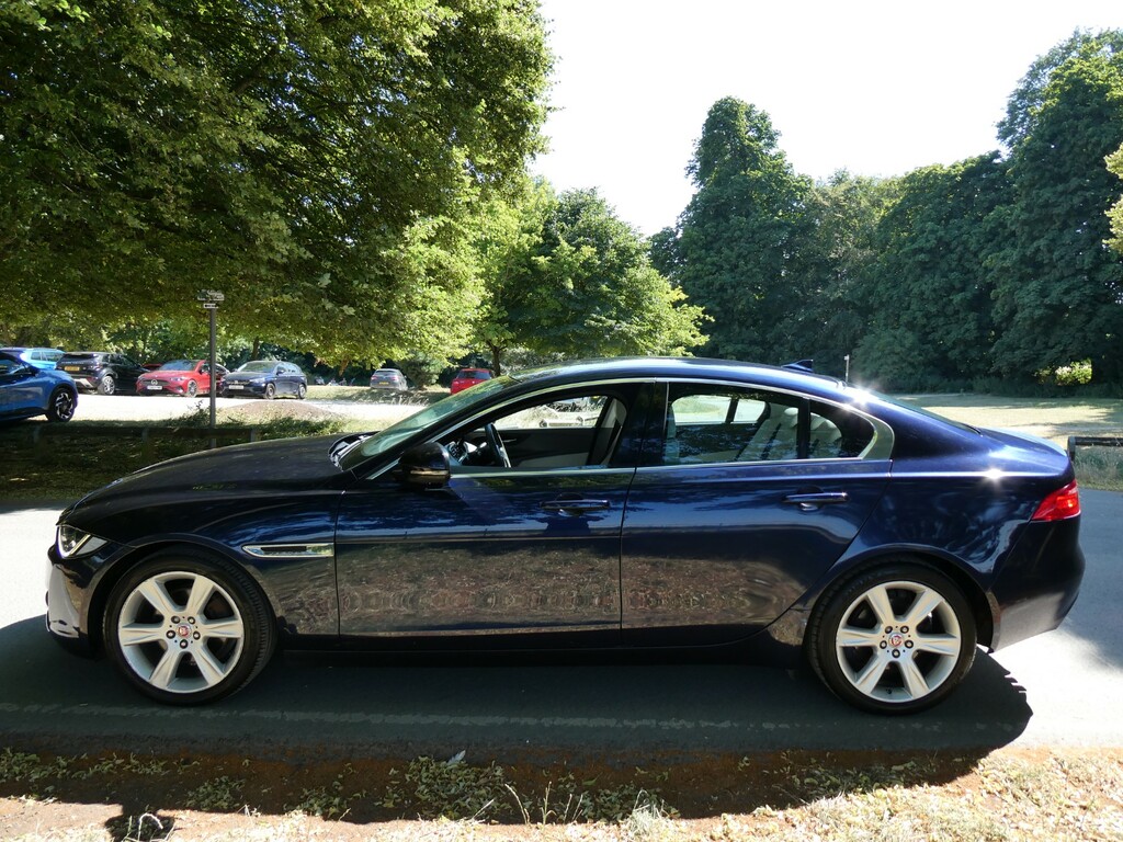 Jaguar XE 2.0D Portfolio Saloon Euro 6 Ss Blue #4
