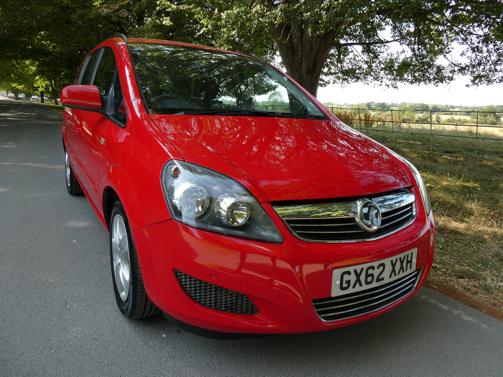 Vauxhall Zafira 1.6 16V Exclusiv Mpv Euro 5 115 Red