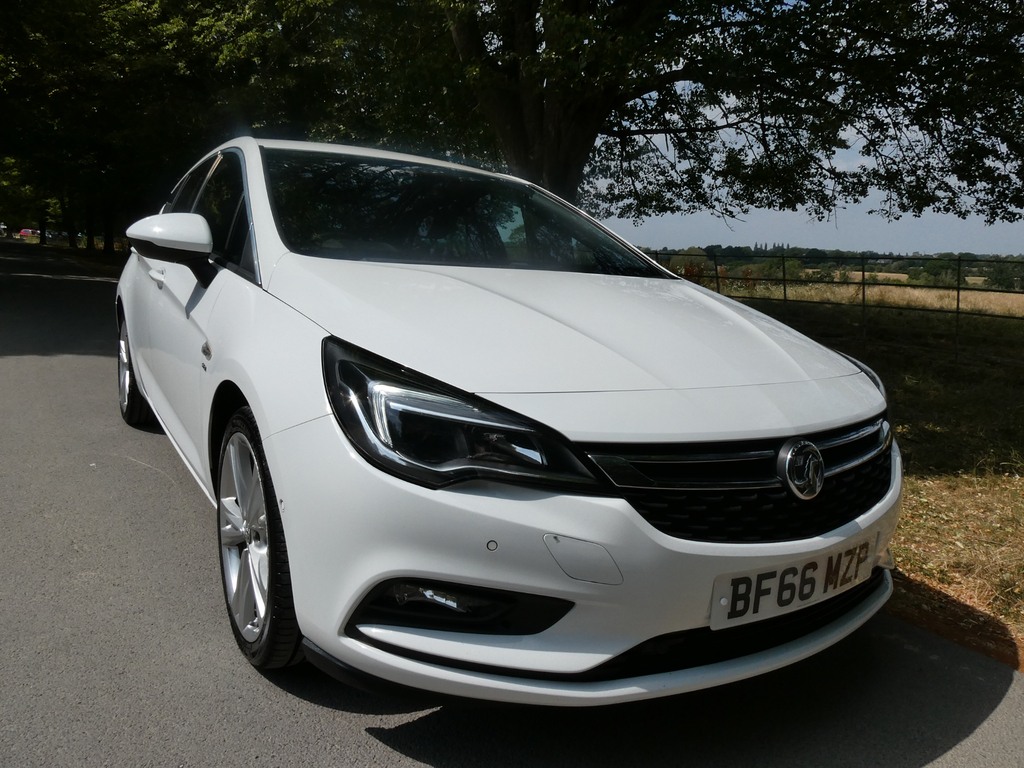 Vauxhall Astra 1.6 Cdti Biturbo Sri Nav Hatchback Manu White
