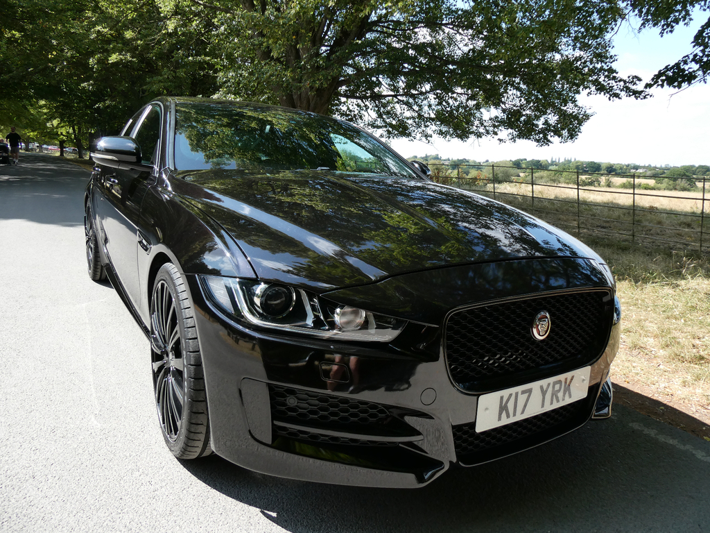 Jaguar XE 2.0D R-sport Saloon Euro 6 Ss Black