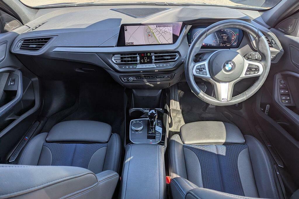 BMW 1 Series 118I M Sport AK73UZT #4