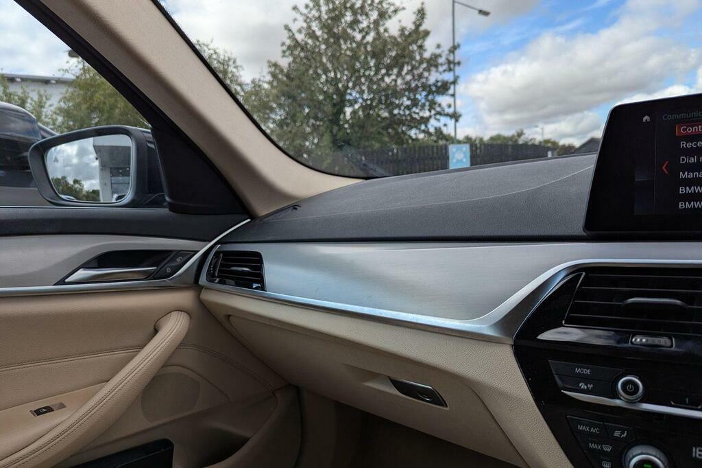 BMW 5 Series 520D M Sport Black #34