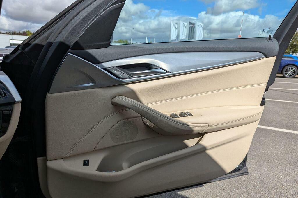 BMW 5 Series 520D M Sport Black #35
