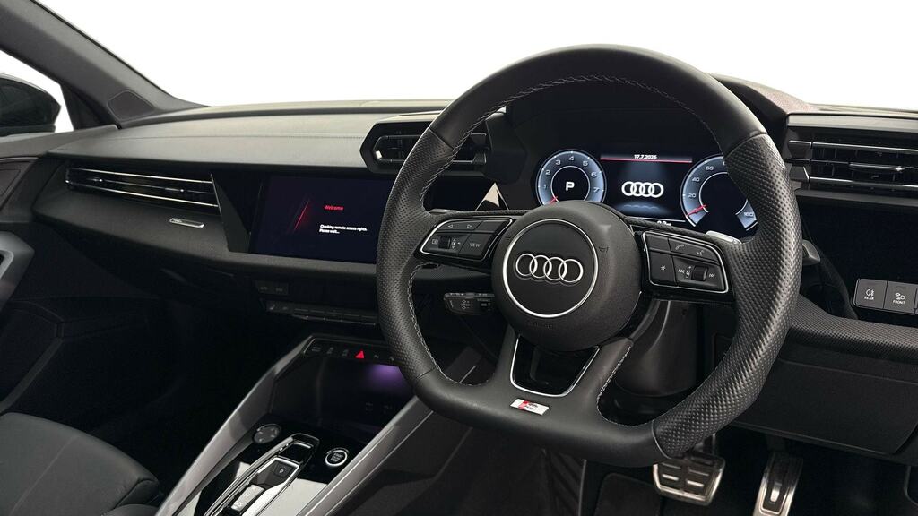 Audi A3 35 Tfsi Black Edition S Tronic YH74UGG Blue #6