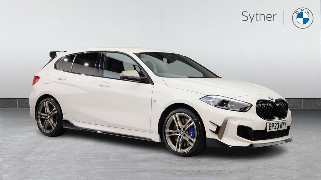 BMW 1 Series M135i Xdrive Step White