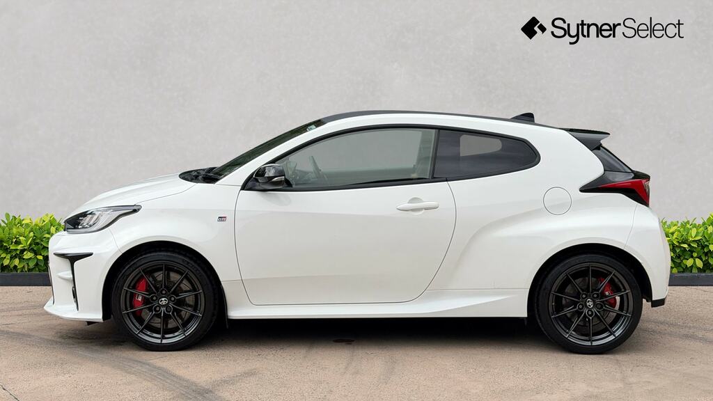 Toyota Yaris 1.6 Awd Circuit Pack CA72FBK White #3