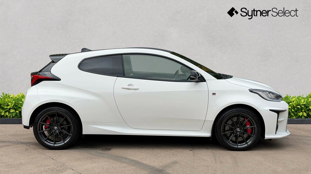 Toyota Yaris 1.6 Awd Circuit Pack CA72FBK White #6