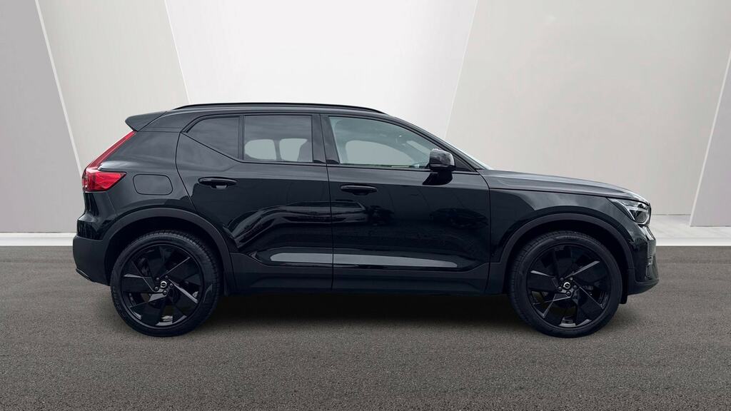 Volvo XC40 2.0 B4p Plus Black Edition ND75MYK Black #3