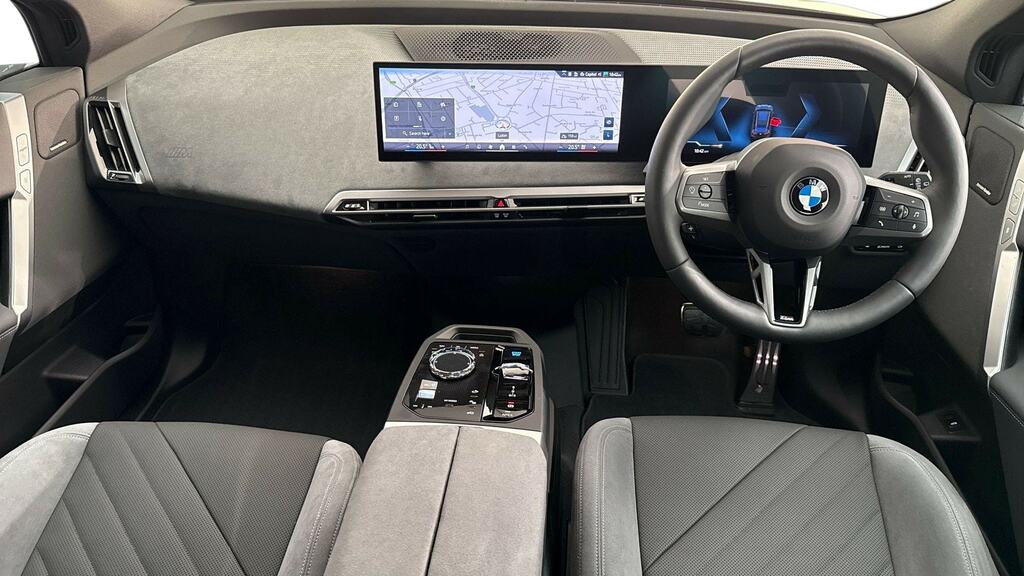 BMW iX 300Kw Xdrive45 M Sport 101Kwh Techsky KX26FEH Black #4