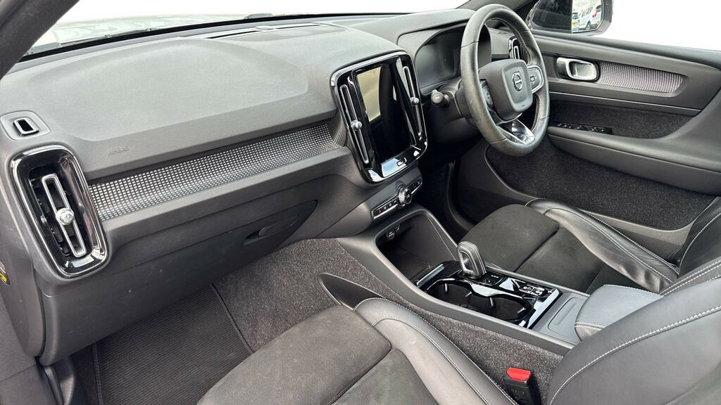 Volvo XC40 1.5 T3 163 R Design Geartronic KR21YMW Silver #4