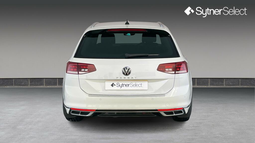 Volkswagen Passat 2.0 Tdi Evo Scr R-line Dsg White #5