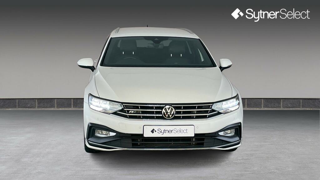 Volkswagen Passat 2.0 Tdi Evo Scr R-line Dsg White #4