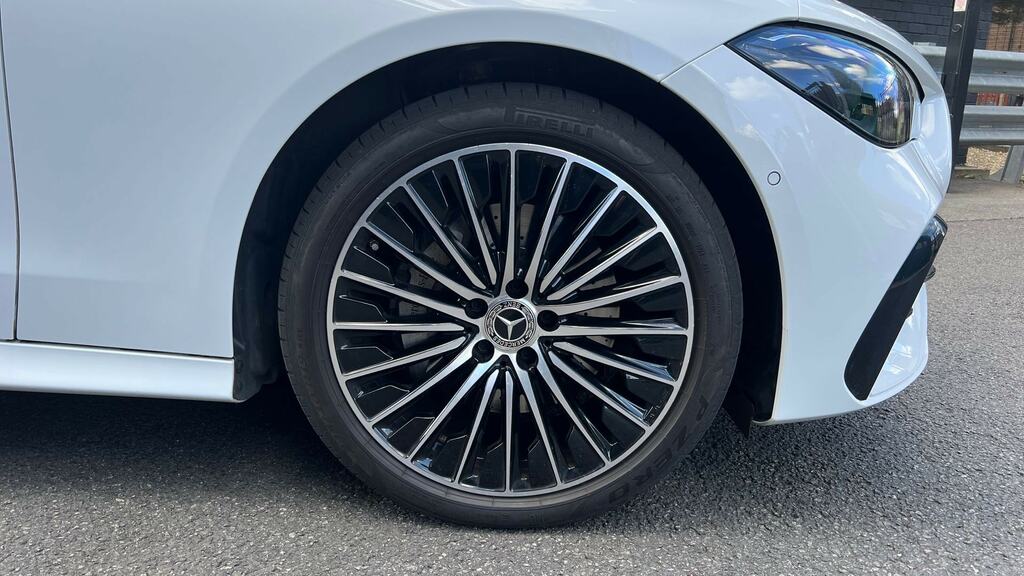 Mercedes-Benz 300 Cle 300 4Matic Amg Line Premium 9G-tronic White #5